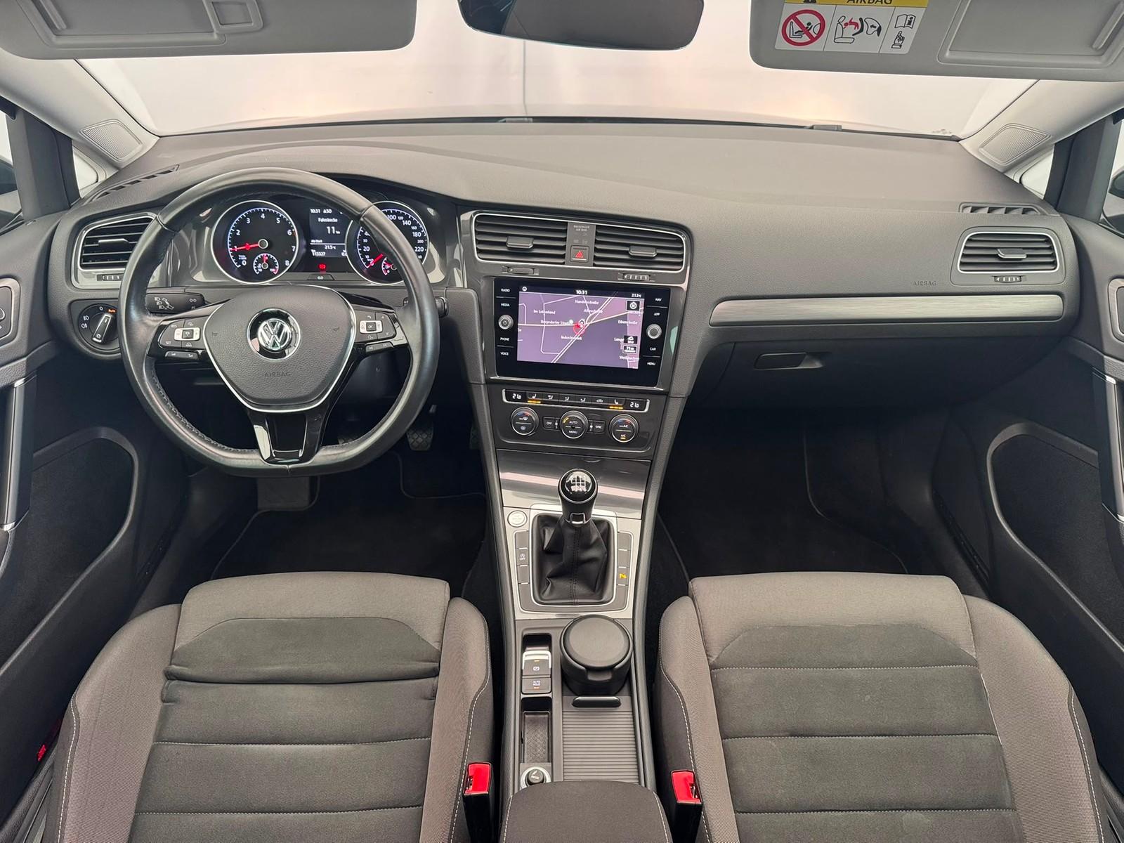 Volkswagen Golf Comfortline 1.0 TSI DSG+PANO+ACC+KEYLESS+BL