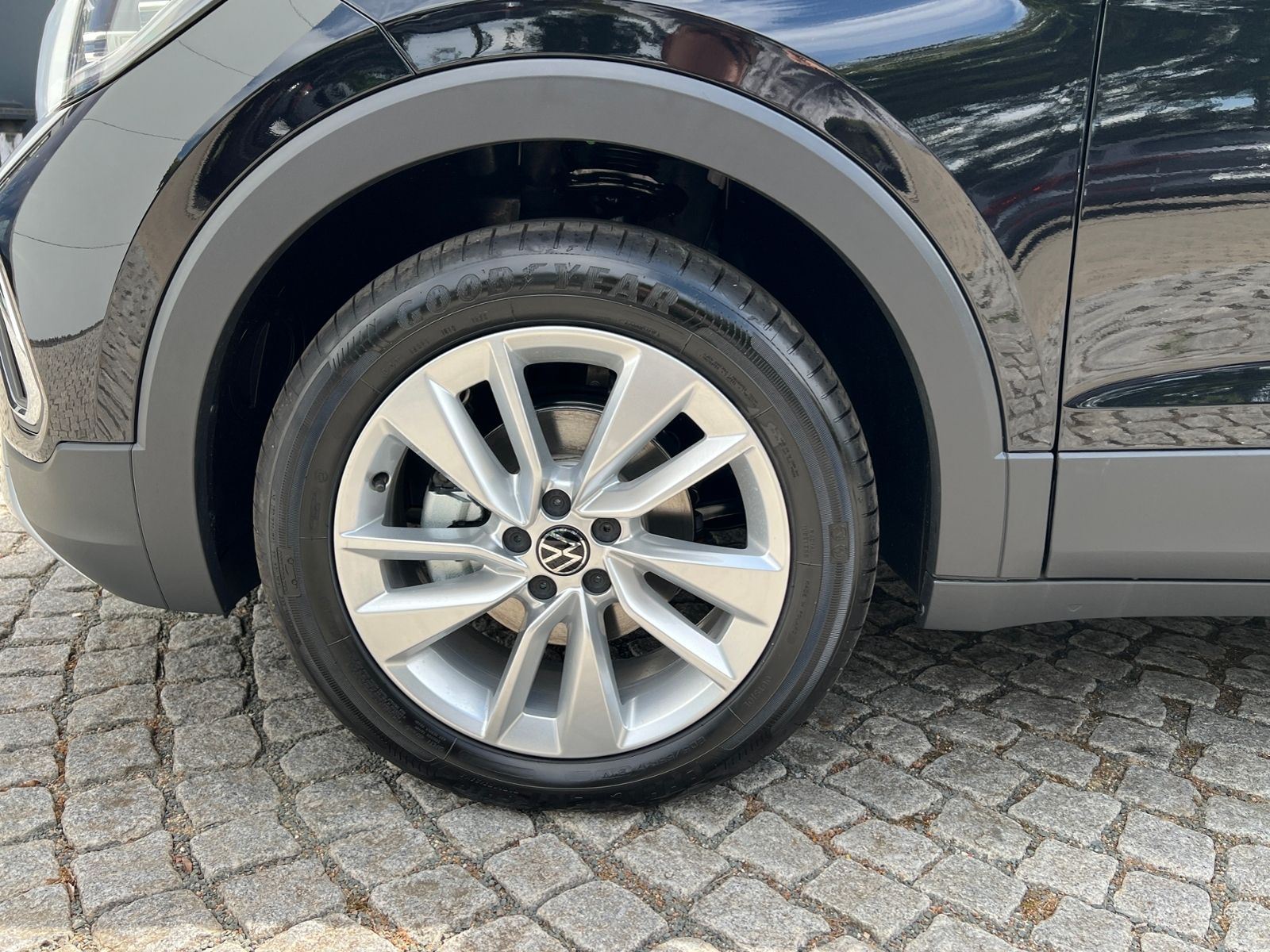 Fahrzeugabbildung Volkswagen T-Cross Life 1.5 TSI DSG *IQ.Light, Ready2Discov