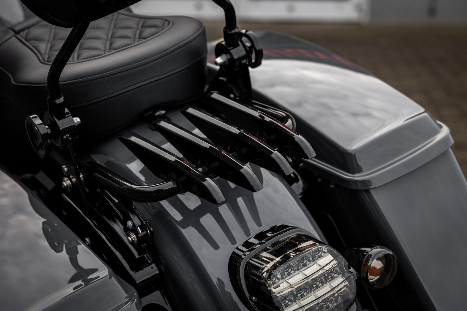 Fahrzeugabbildung Harley-Davidson FLHXST STREET GLIDE ST 117 - Jekill & Hyde -