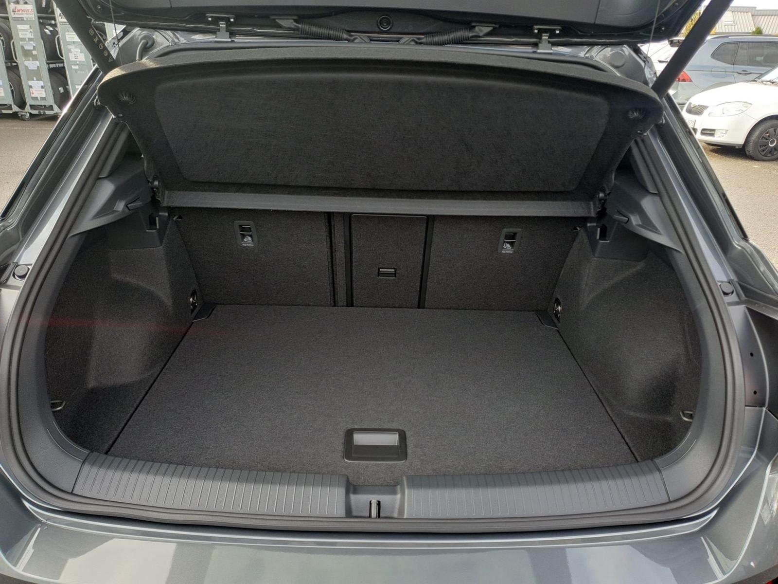 Volkswagen T-Roc R-Line *NAVI*MATRIX*AHK*KAMERA*BLACKSTYLE*, миниатюра 13