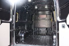 VW Crafter Kasten 35 mittellang HD/ AHK/ LED/ NAVI VW Crafter Kasten 35 mittellang HD/ AHK/ LED/ NAVI