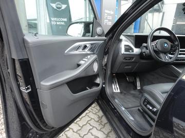 2023 BMW XM — миниатюра 12