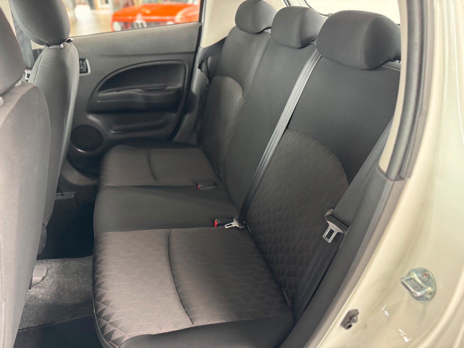 Fahrzeugabbildung Mitsubishi Space Star Algarve Limitiert KeylessGO Allwetter