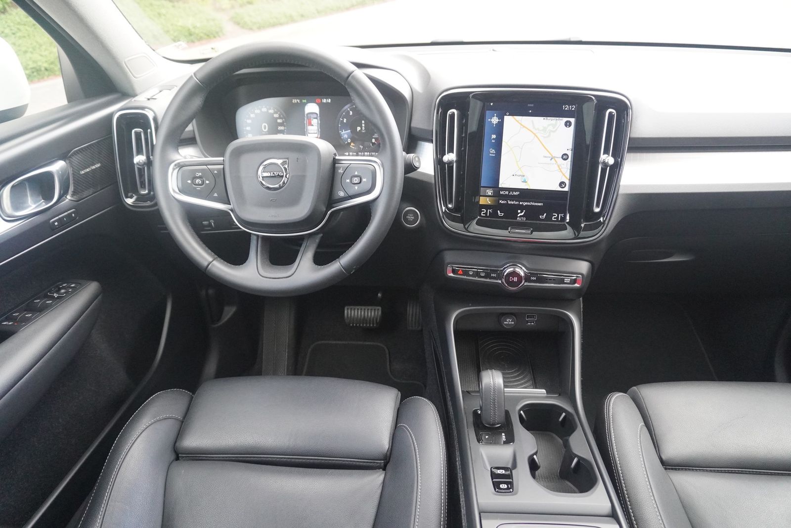 Volvo XC40 2.0 Momentum AWD Aut LED 360° Panorama Navi foto 9