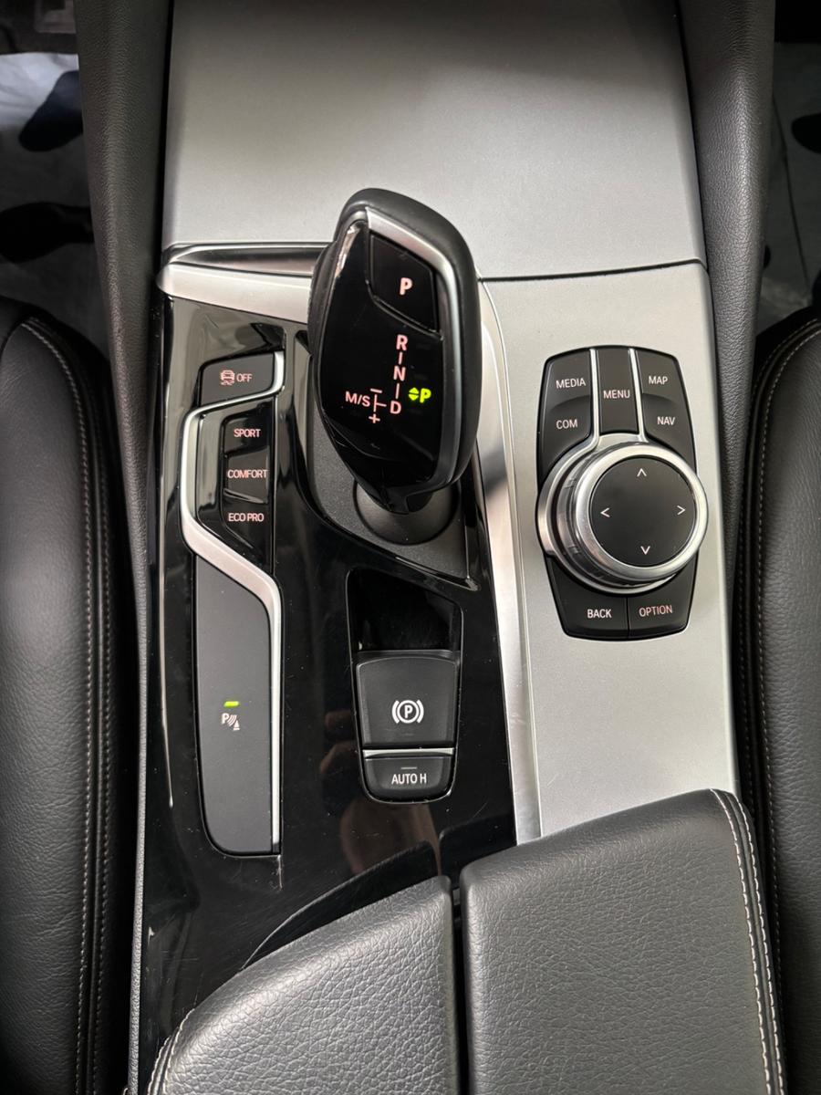 BMW 520d xDrive Automatik,Scheckheft,Rückfahrkamera