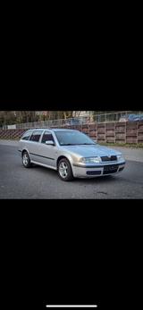 Skoda Octavia 1.6 mpi Automatik / 2. Hand  - Skoda Octavia aus 2005: Kombi