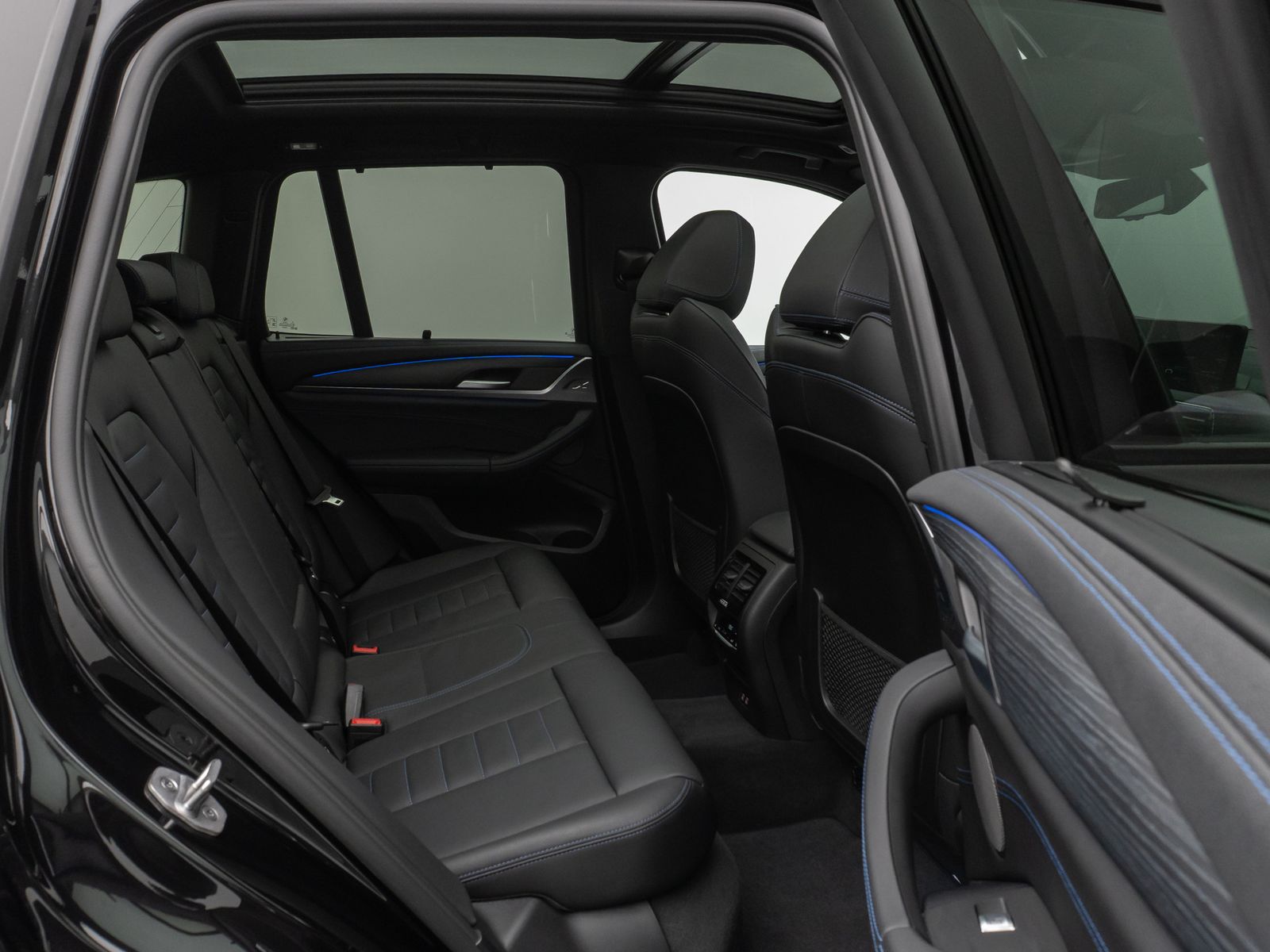 Fahrzeugabbildung BMW X3 xD30i  M Sport Panorama Laser 360°HUD DAB H/K