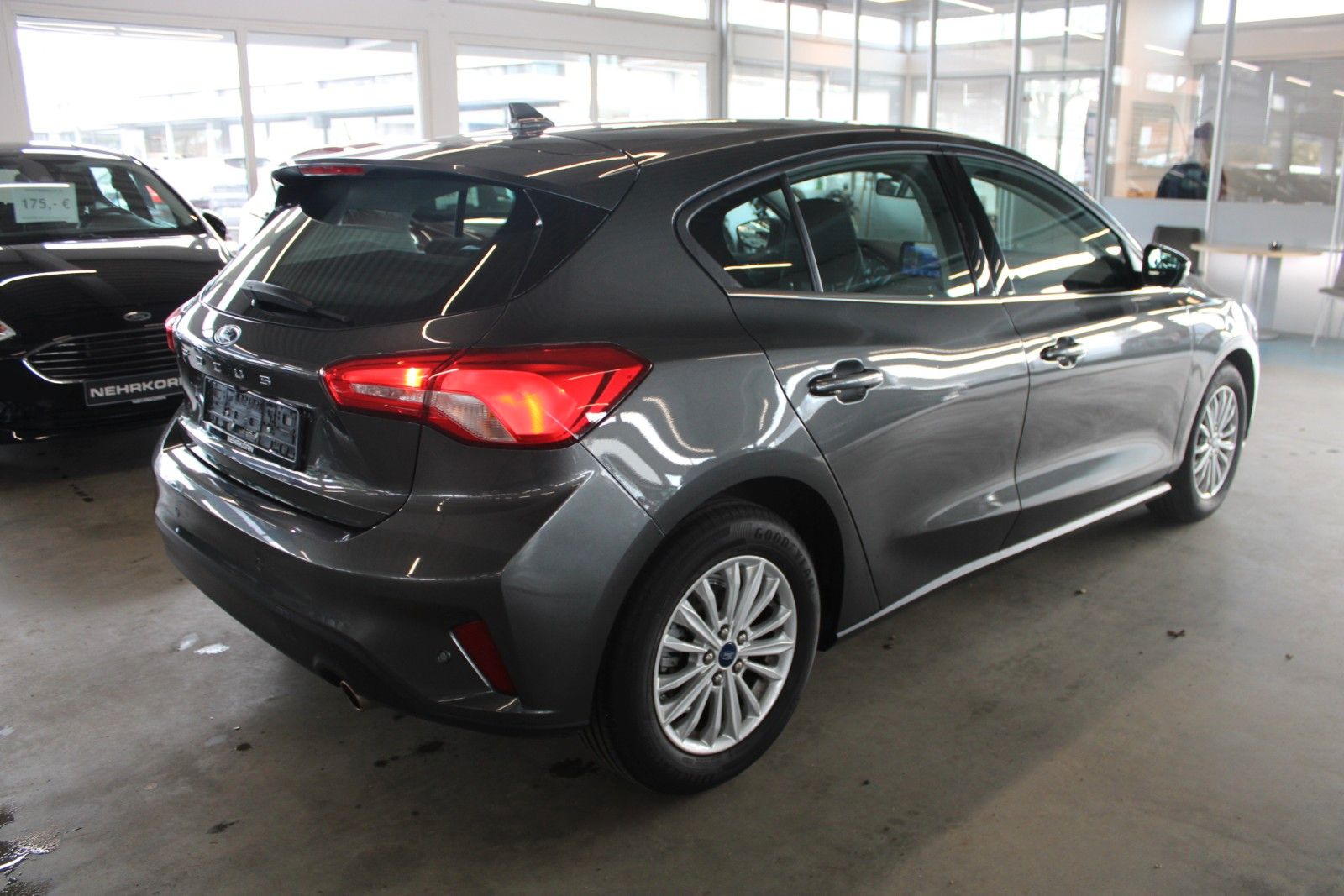 Fahrzeugabbildung Ford Focus Titanium LED WinterPaket DAB NAVI 1.Hand