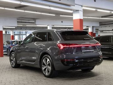 Audi Q8 e-tron - 4