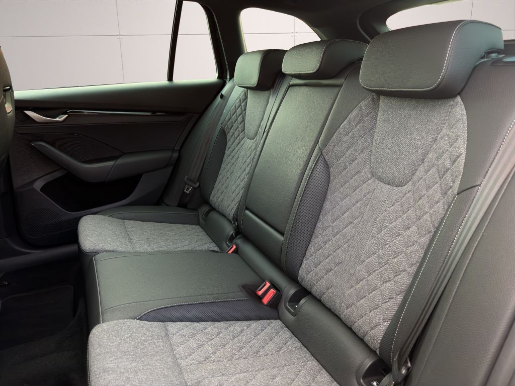 Skoda Octavia Combi 2.0 TDI DSG Sportline foto 22