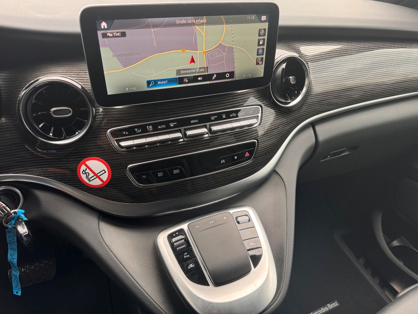 Fahrzeugabbildung Mercedes-Benz EQV 300 AVANTGARDE 360Kamera DISTRONIC Leder