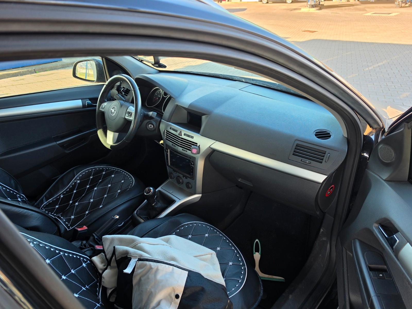 Opel Astra 2009 — photo 5