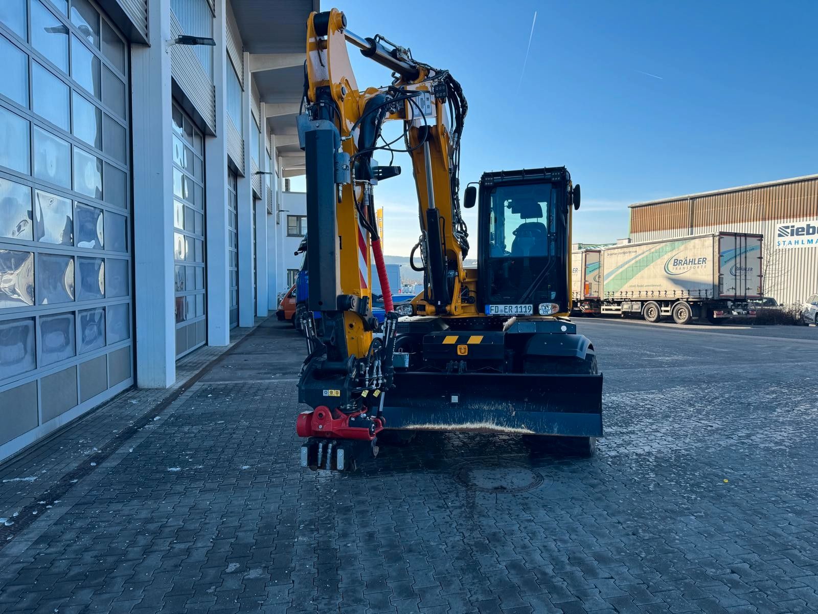 Fahrzeugabbildung JCB Hydradig / Skid-Steer-Aufnahme / nur 375h / 2024