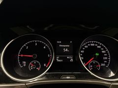 VW Touran 2.0TDI DSG R-Line NAVI Klimaautom LED