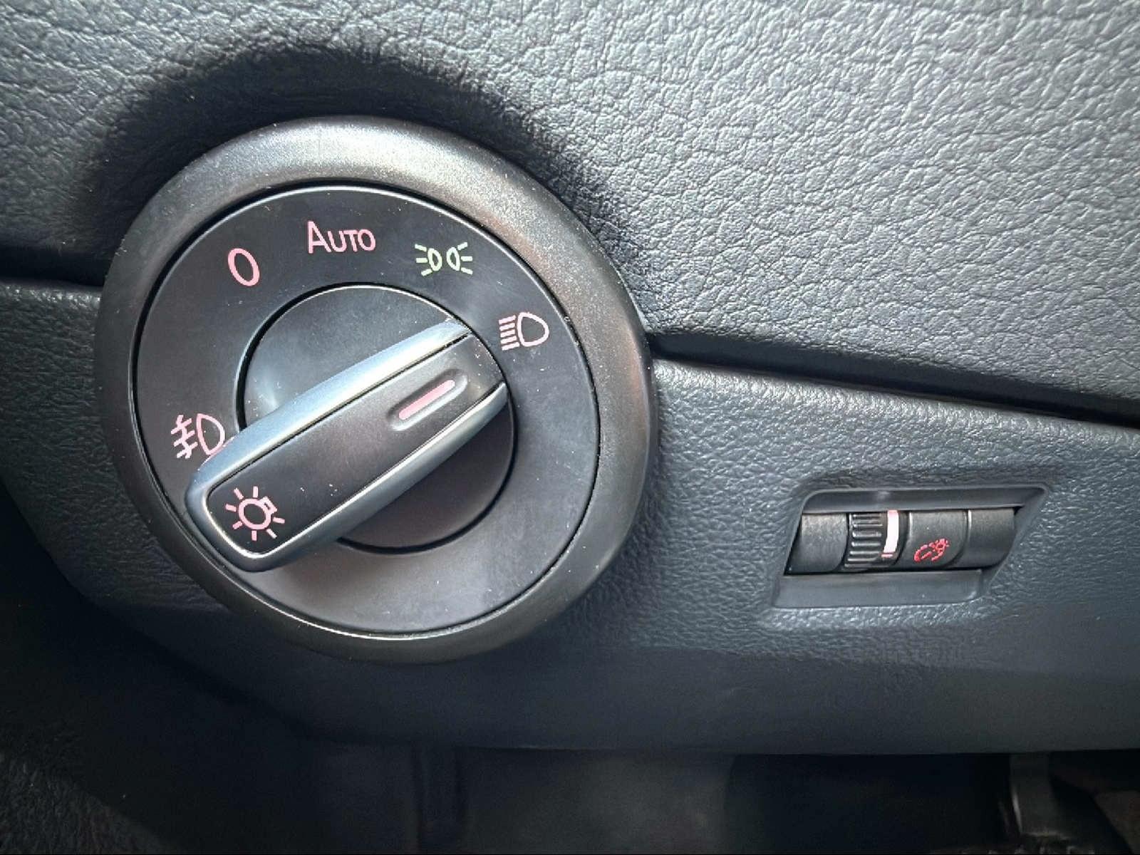 Volkswagen T6 Multivan Highline | LED | ACC | AHK | Kam