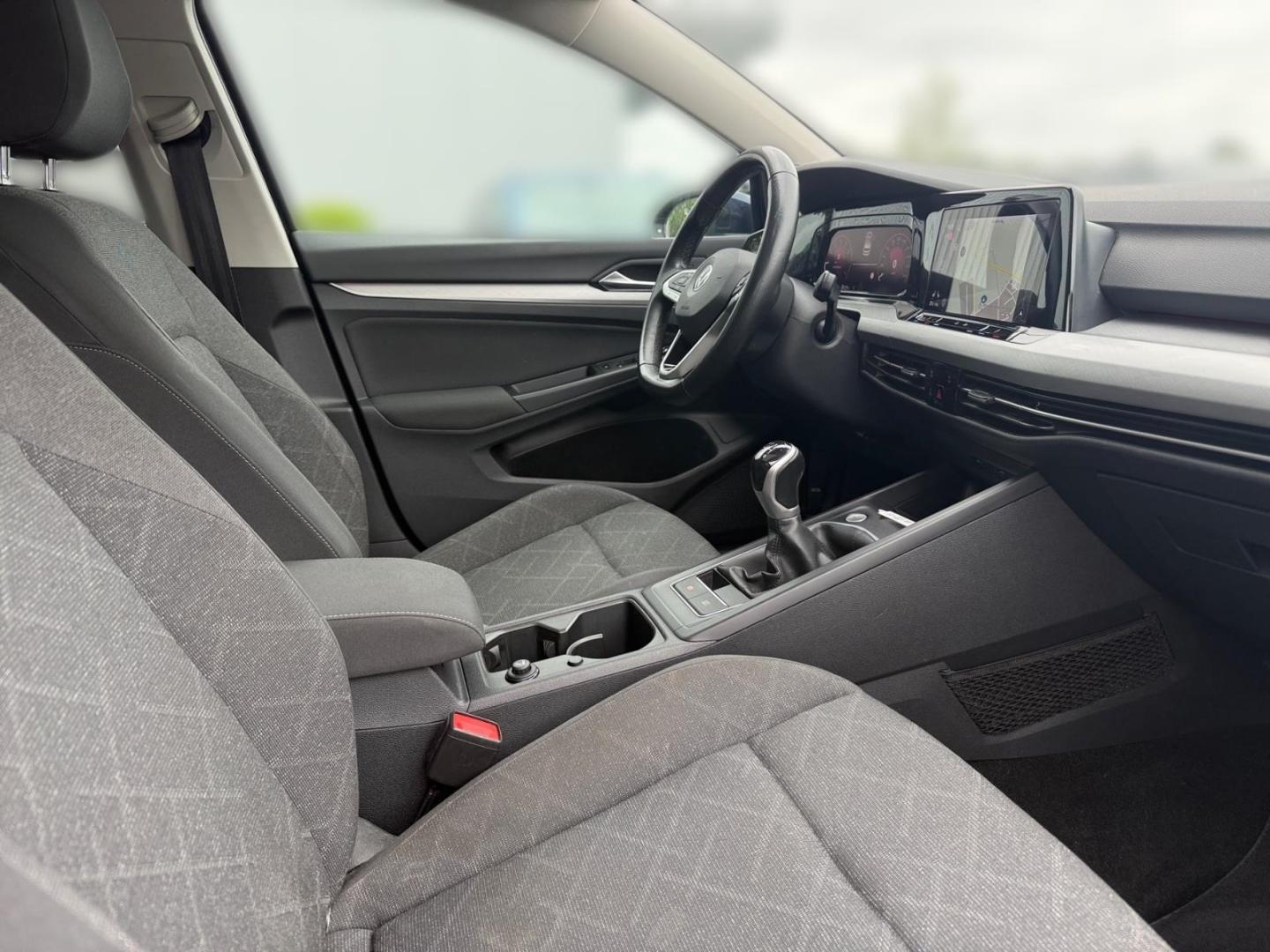 Volkswagen Golf 8 VIII Life 1.0 TSI El. Panodach Navi