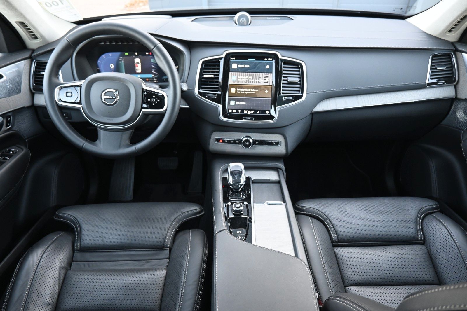 Fahrzeugabbildung Volvo XC90 T8 AWD RC Ultra Dark*LUFT*360°*ACC*AHK