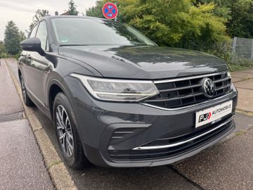 Volkswagen Tiguan - 8