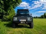 Land Rover Defender 90 TD5 mit umfangreicher Ausstattung - Land Rover Defender: Schiebedach
