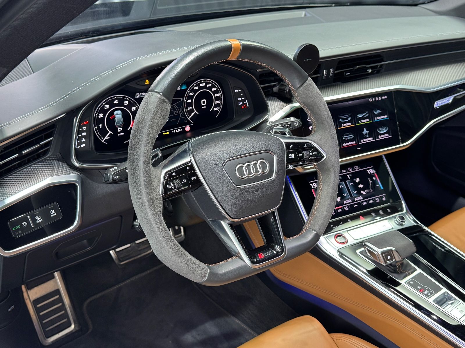 Fahrzeugabbildung Audi RS6 Avant 4.0 TFSI quattro|PANO|MATRIX|ACC|VOLL