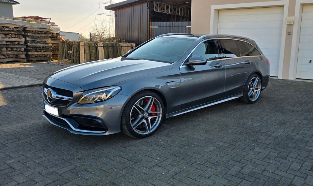 Mercedes-Benz C 63 AMG