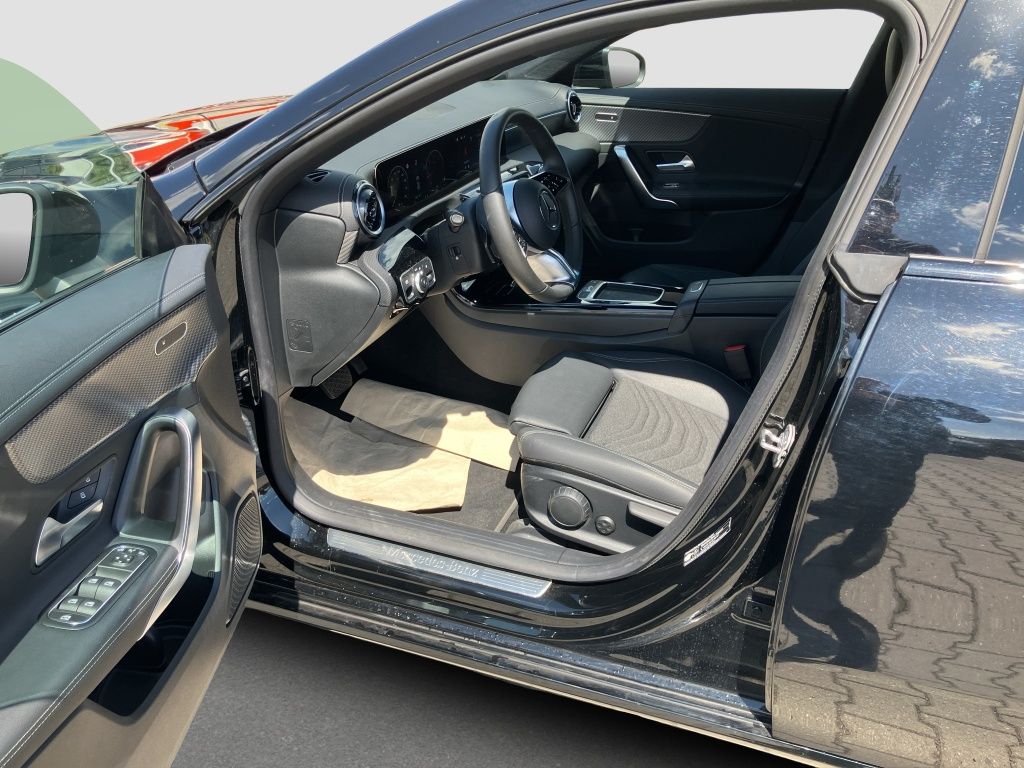 Fahrzeugabbildung Mercedes-Benz CLA 180 d Shooting Brake Progressive*Night Paket