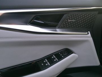 Renault Espace VI Iconic E-Tech Hybrid