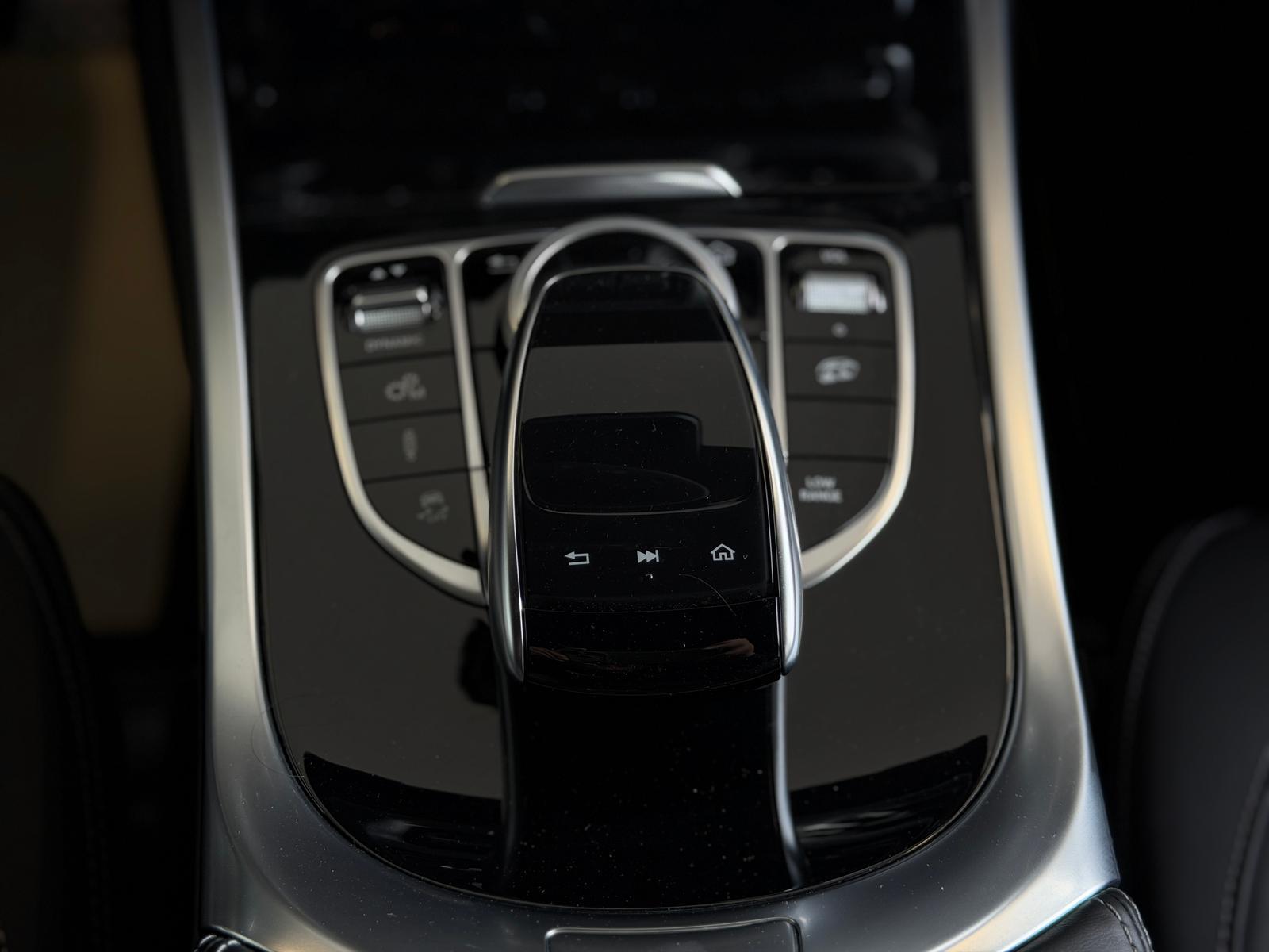 Mercedes-Benz G 63 AMG MOJAVESILBER NAVI AHK ACC NIGHT-PAKET