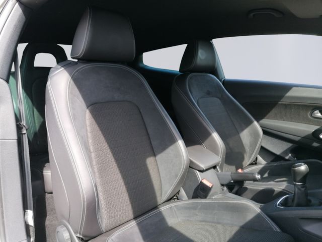Scirocco 2.0 TSI Sport Xenon+DYNAUDIO+PARKLENK+
