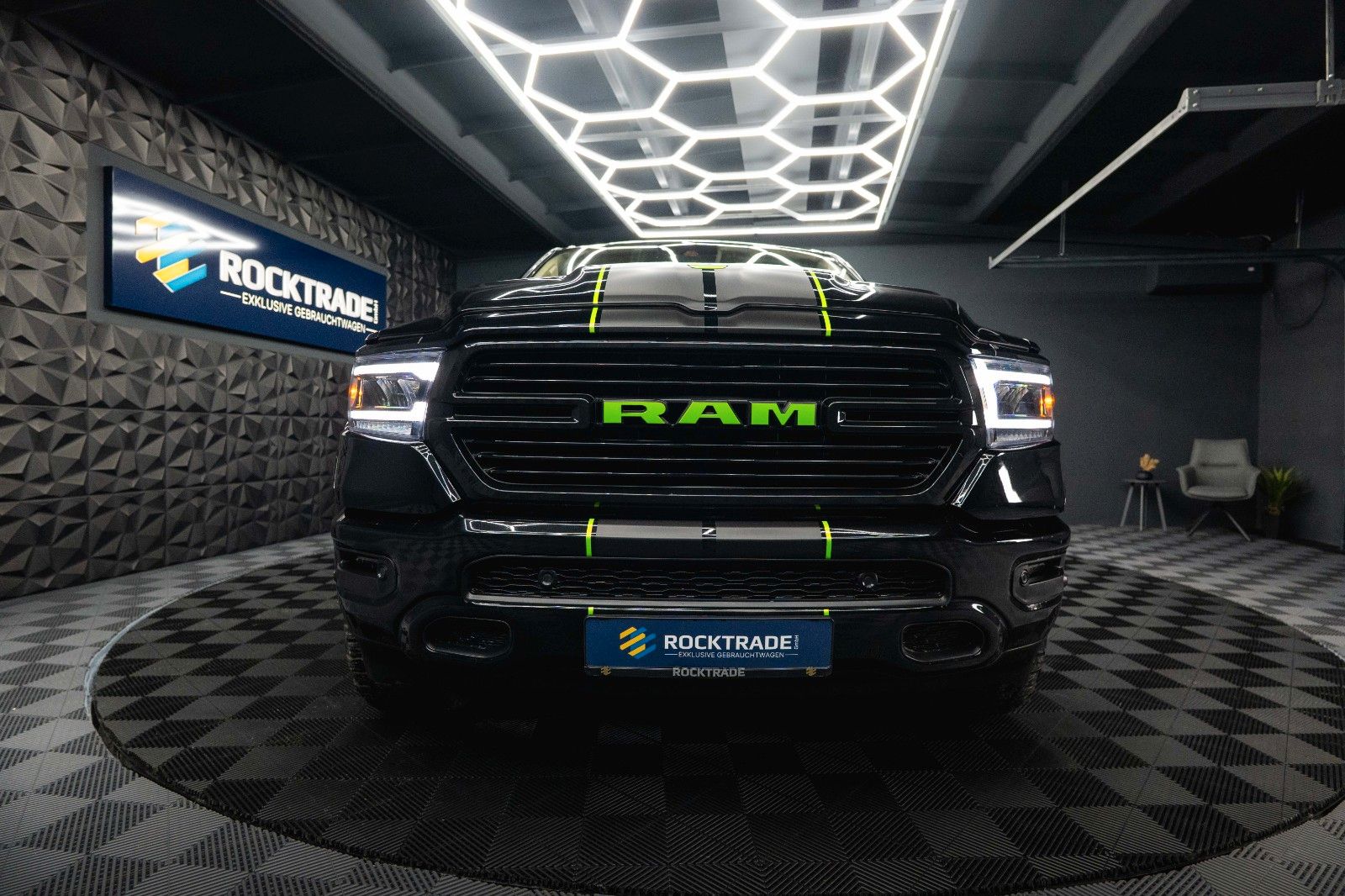 Fahrzeugabbildung Dodge RAM 5.7 V8 HEMI 4x4 LARAMIE Offroad Night LED