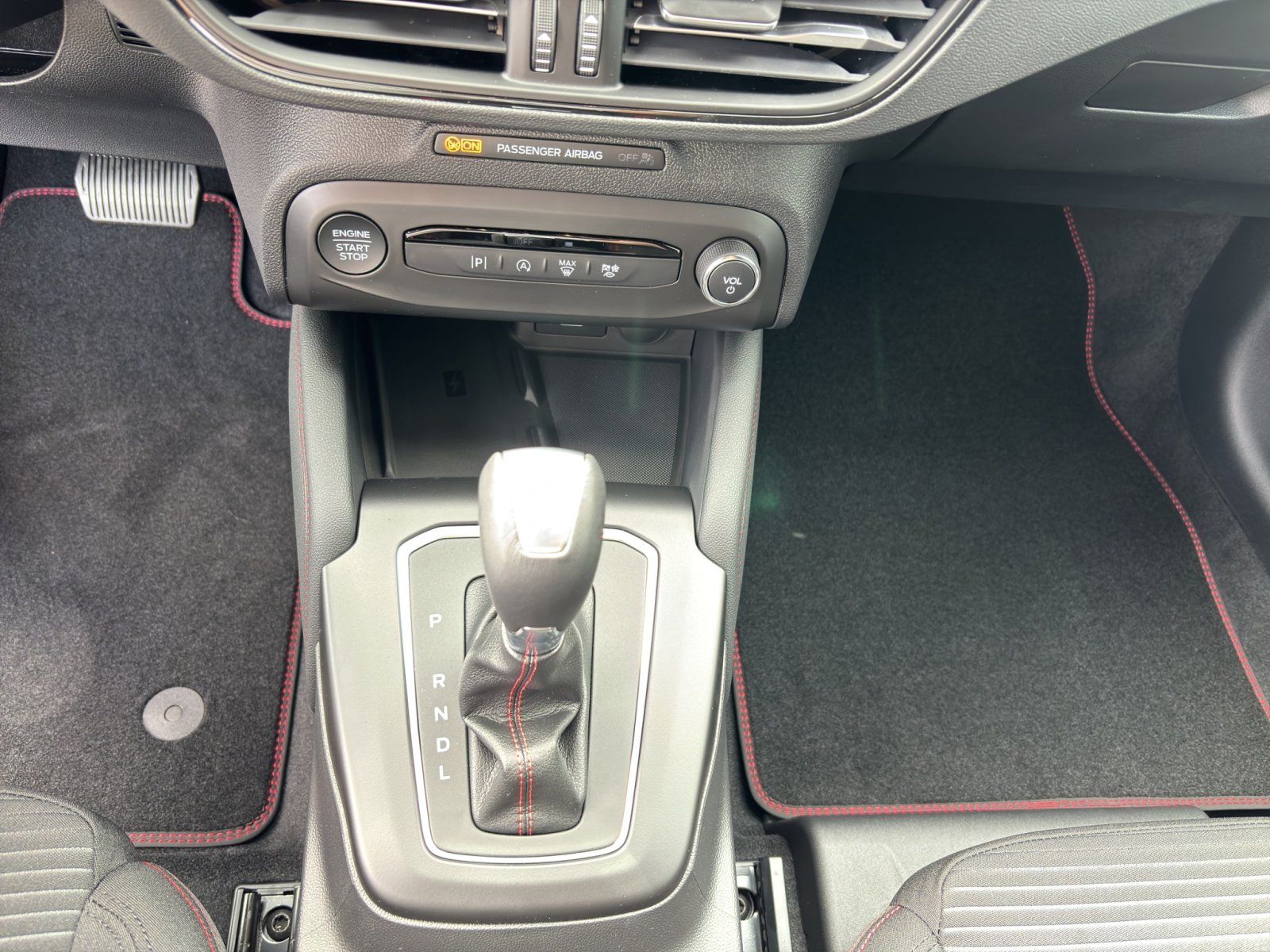 Fahrzeugabbildung Ford Focus ST-Line X #Fahrassistenz-Paket