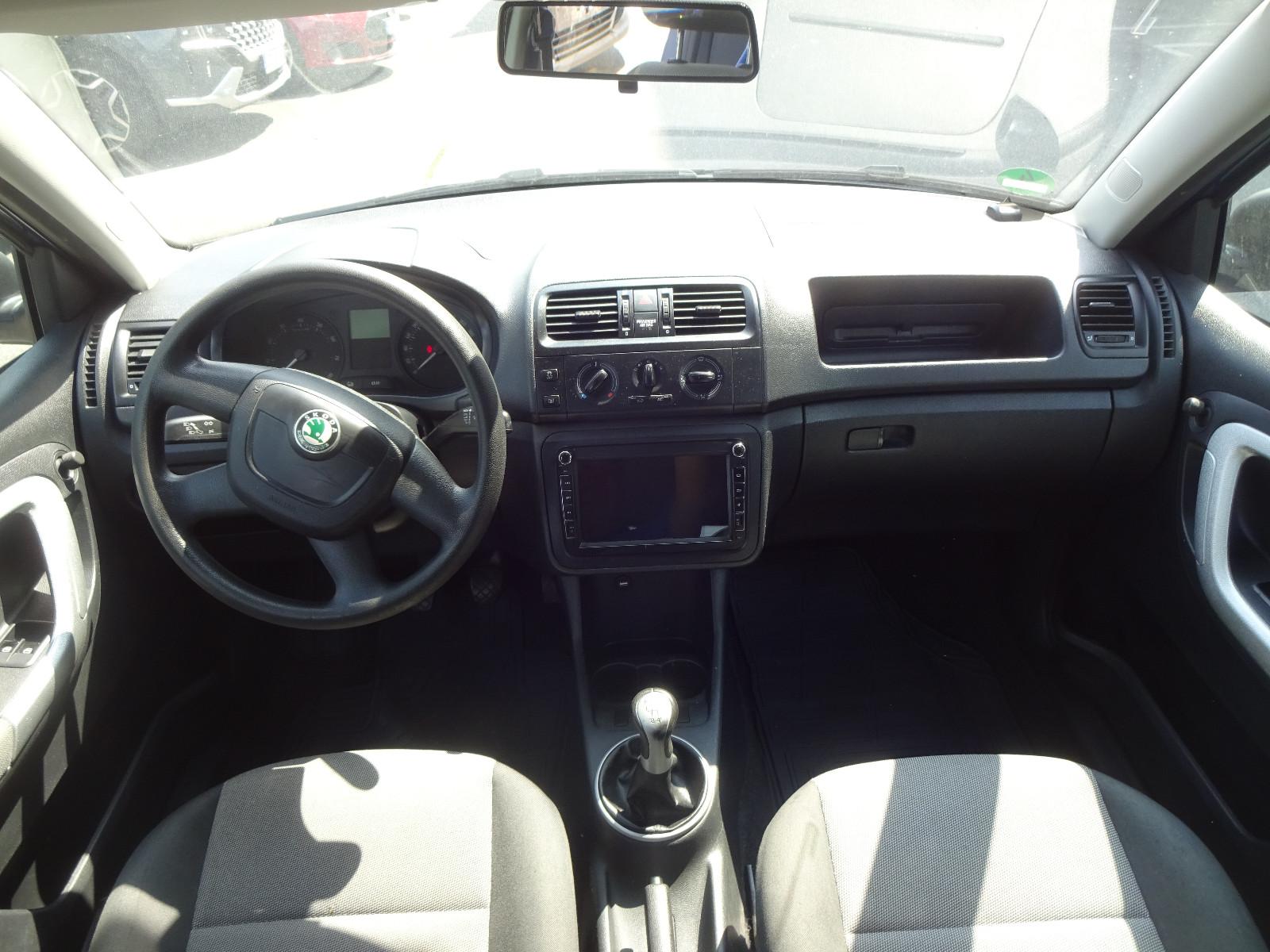 Skoda Fabia 2011 — photo 7