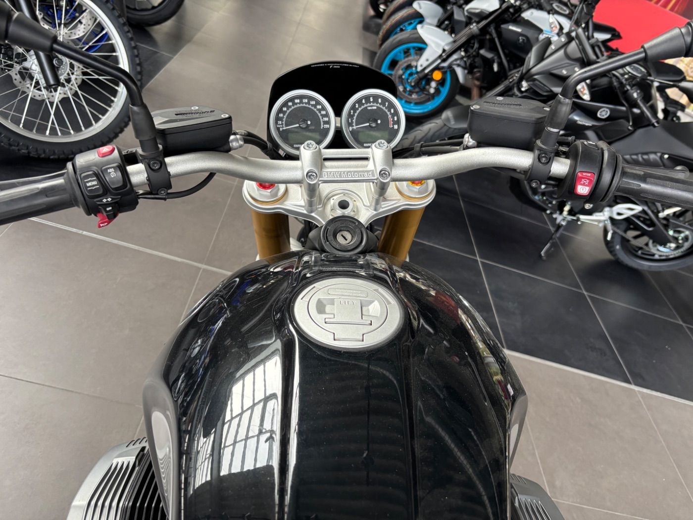 Fahrzeugabbildung BMW R nine T viel Zubehör