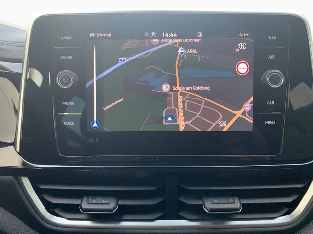 T-Roc 1.5 TSI DSG R LINE LED+AHK+ACC+KAMERA+NAVI