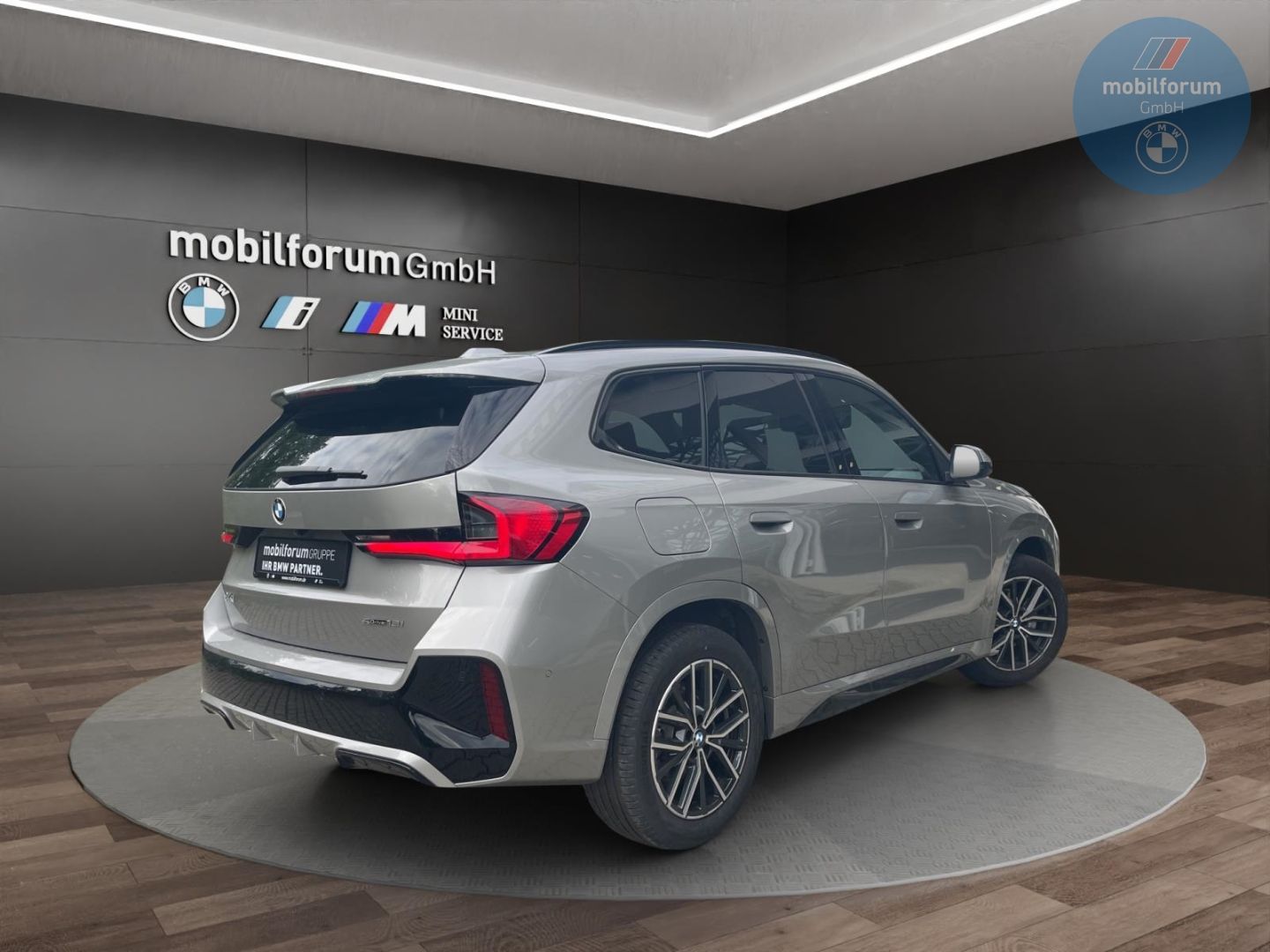 BMW X1 sDrive18i M-SportAHK Panorama Rückfahrkam foto 3