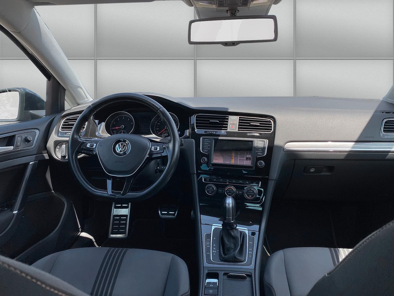 Fahrzeugabbildung Volkswagen Golf VII 1.4 TSI BMT Allstar R-Line EU6