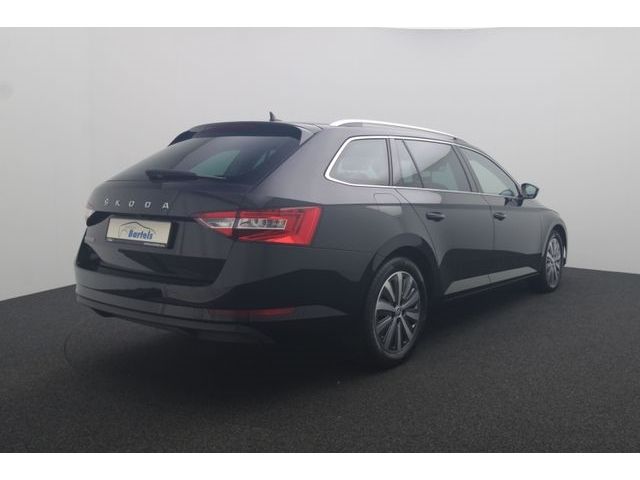 Fahrzeugabbildung SKODA Superb Combi Ambition LED ACC Navi DSG