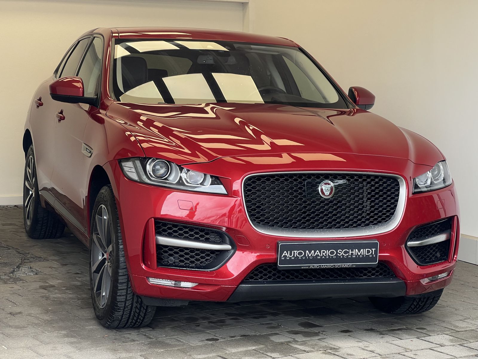 JAGUAR F-Pace