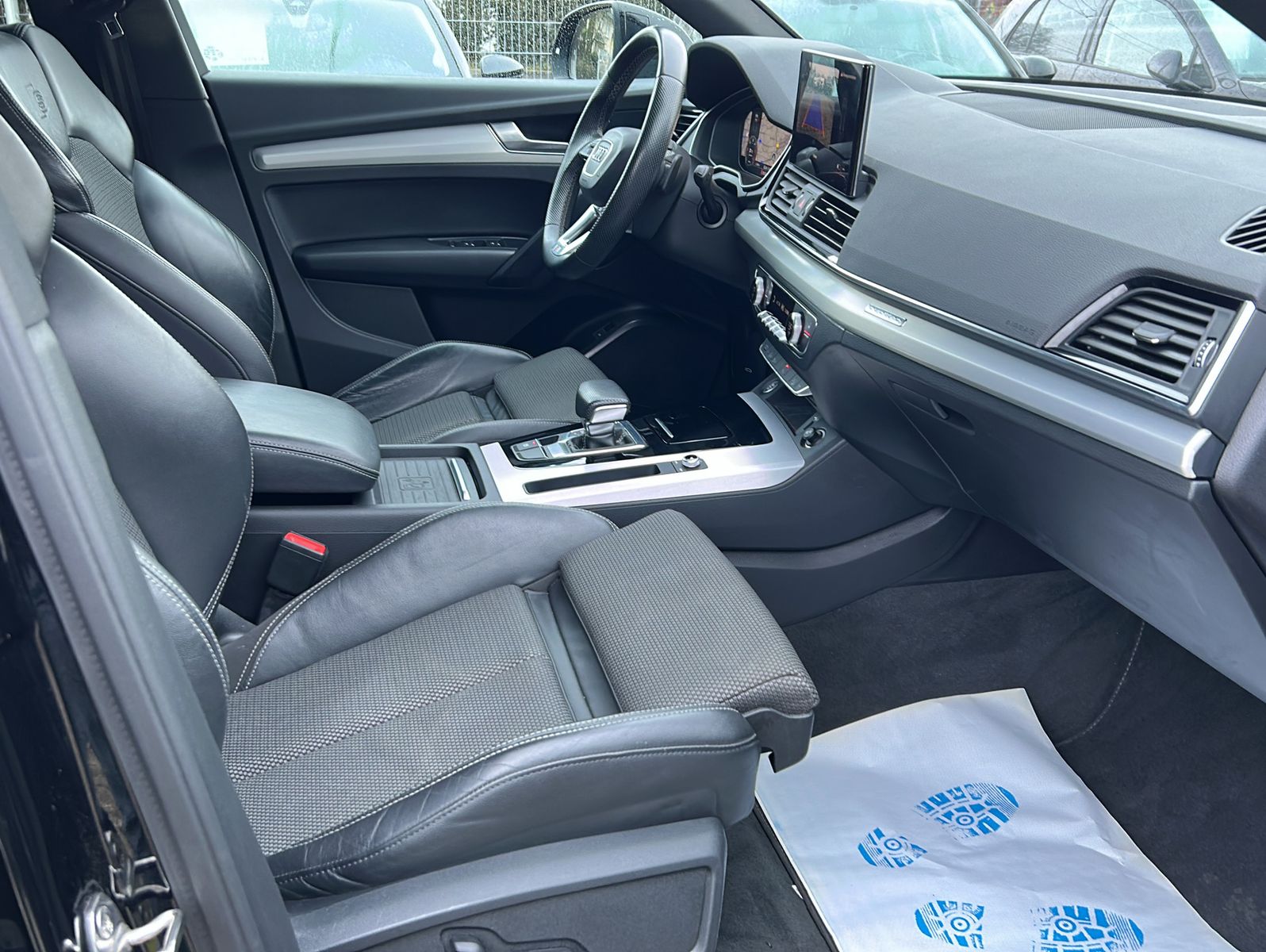 Fahrzeugabbildung Audi Q5 40 TDI quattro S-Line