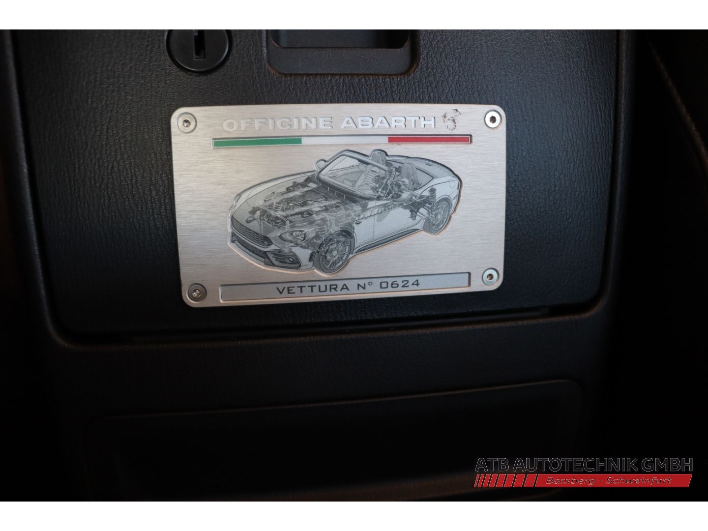 Fahrzeugabbildung Abarth 124 Spider 1.4 MultiAir Turbo Nr. 624 BOSE Faltd