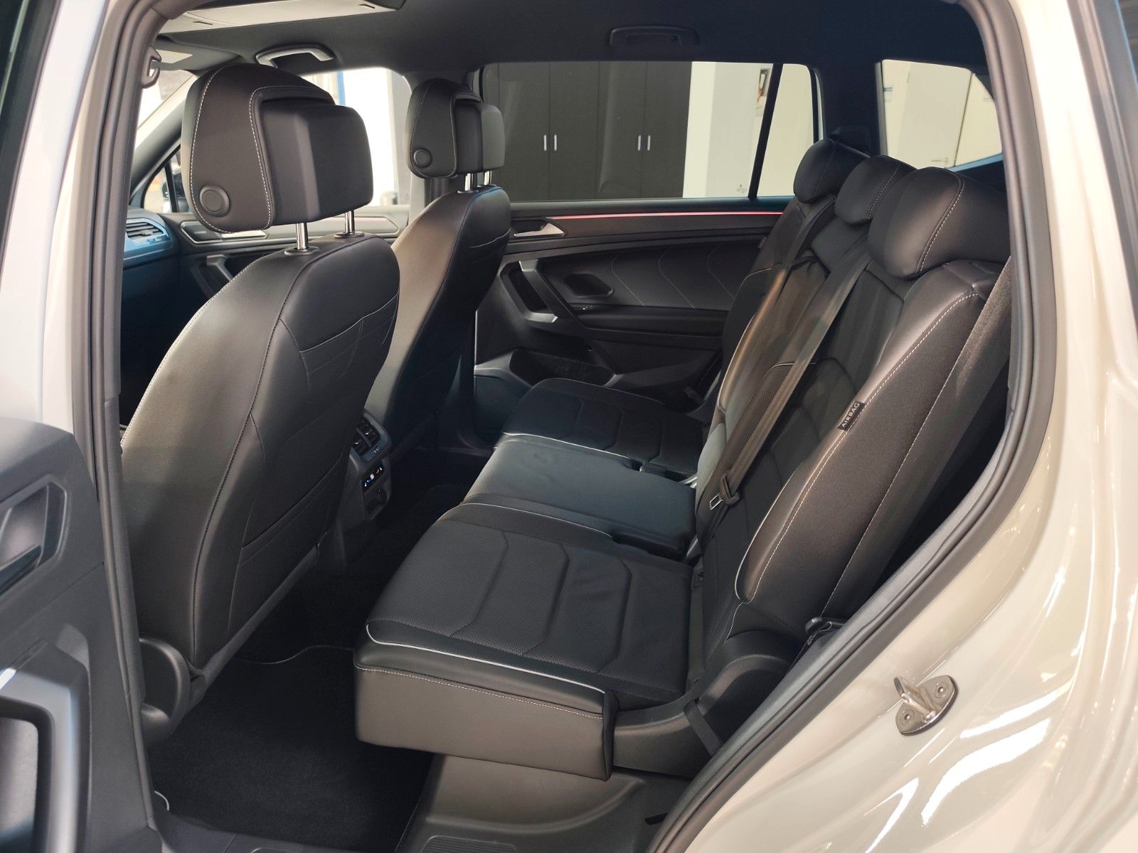 Volkswagen Tiguan Allspace 2.0 TSI 4MOTION R-Line *7-Sitze* foto 10