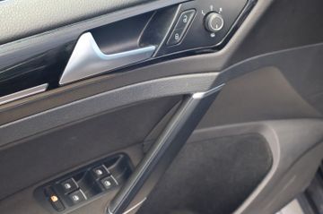 Volkswagen Golf VII Variant Highline LED Navi PanoSchiebe.