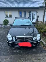 Mercedes-Benz E 320 AVANTGARDE Avantgarde - Mercedes-Benz E 320 aus 2004 mit Benzin-Antrieb: Limousine