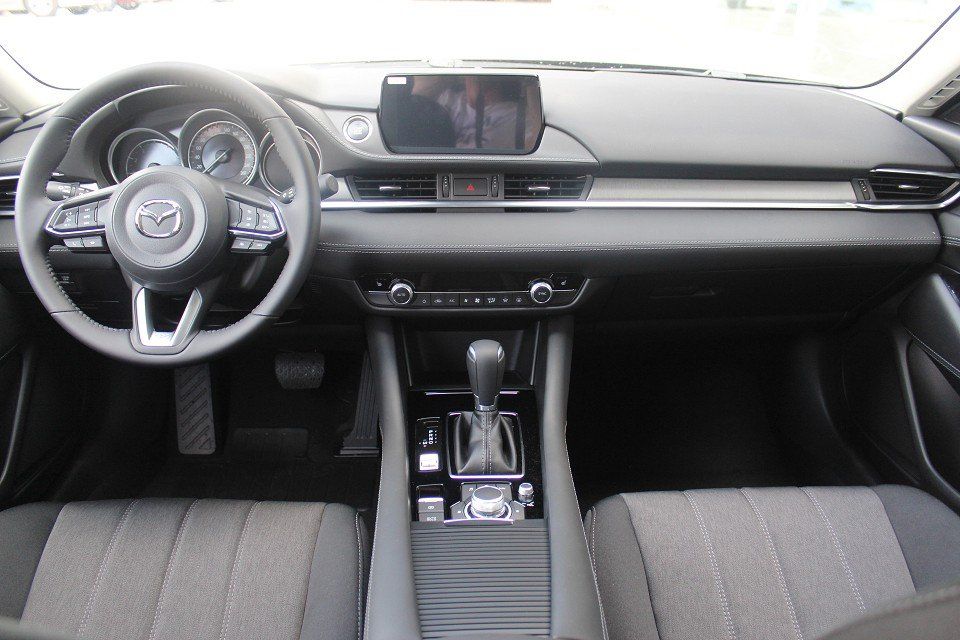 Fahrzeugabbildung Mazda 6 Center-Line G-165 AT NAVI ACAA HUD 360° VOLL-L