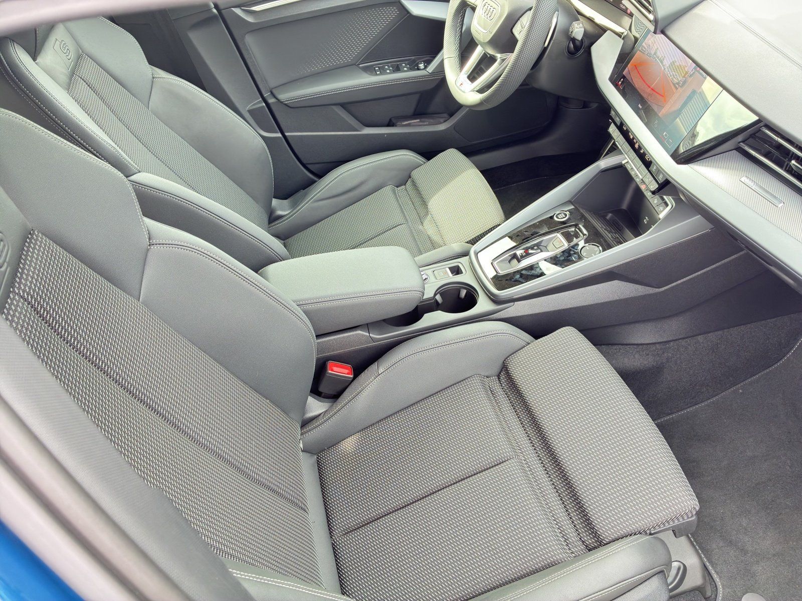 Fahrzeugabbildung Audi A3 Sportback 1.5 TFSI S-Line 360,Kamera,LED,SHZ