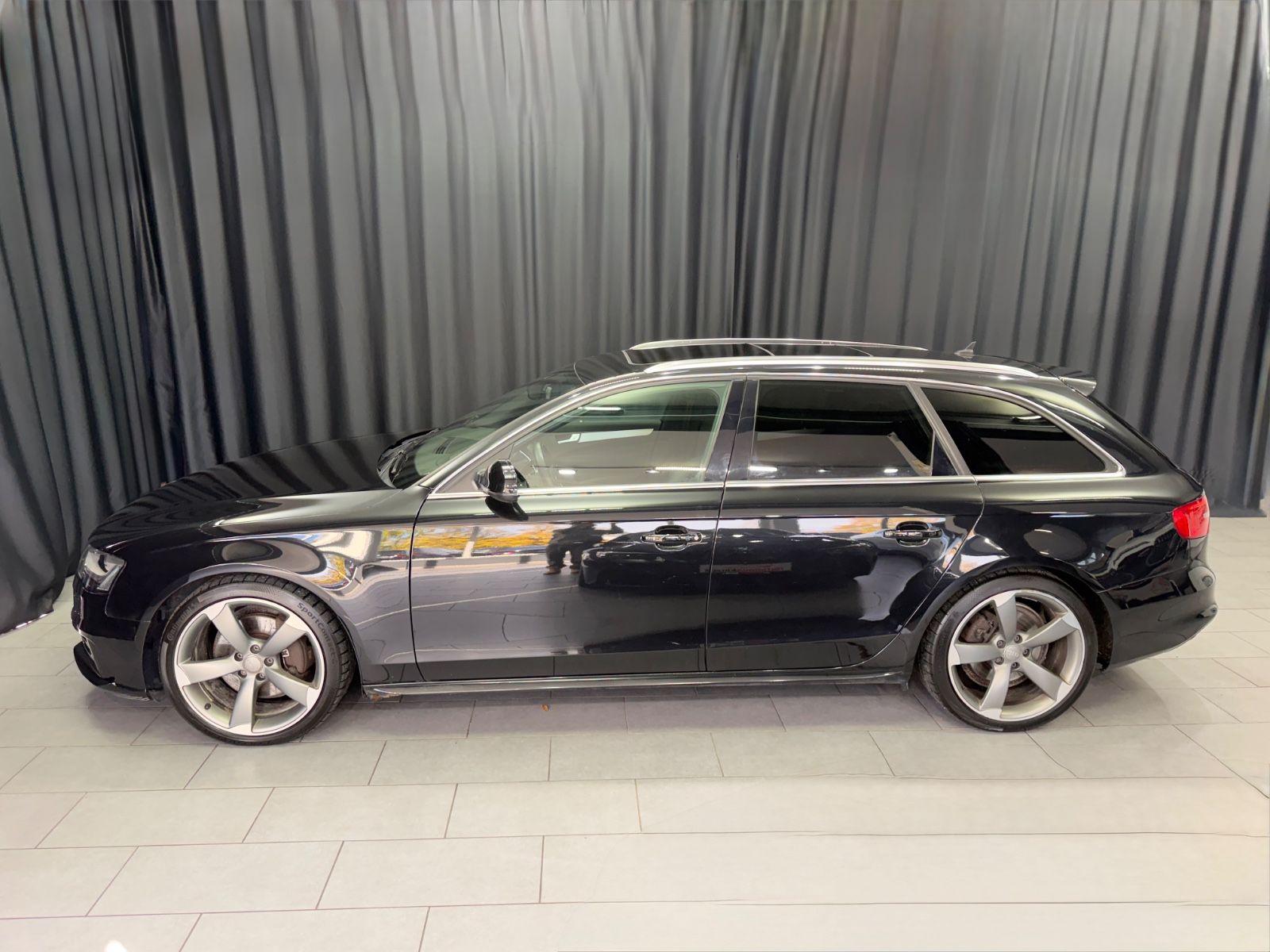 Fahrzeugabbildung Audi A4 Avant S line quattro|B&O|RS-SITZE|NAVI