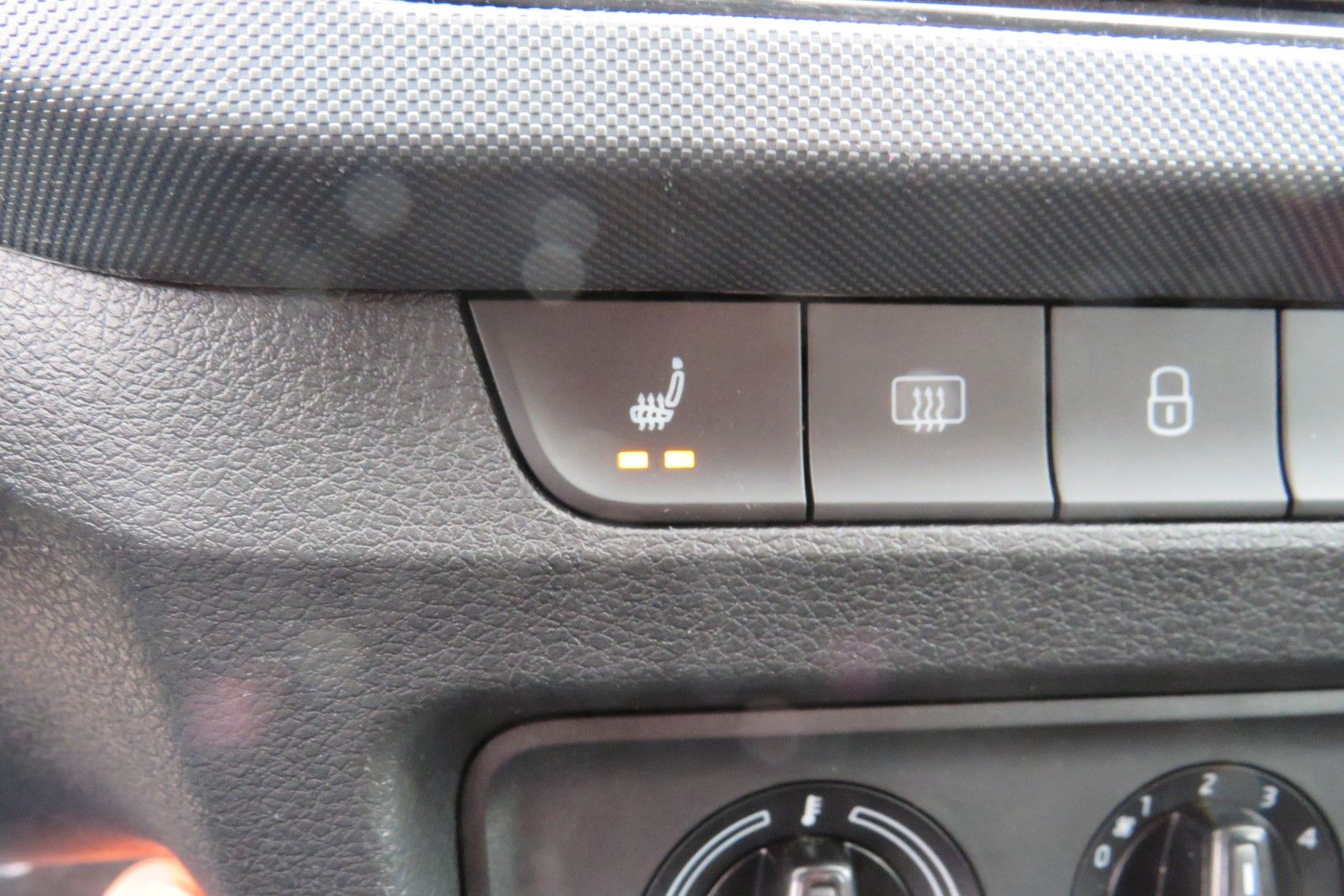 Fahrzeugabbildung SKODA Fabia Combi KLIMA SITZHEIZUNG PDC ALU 1.HAND