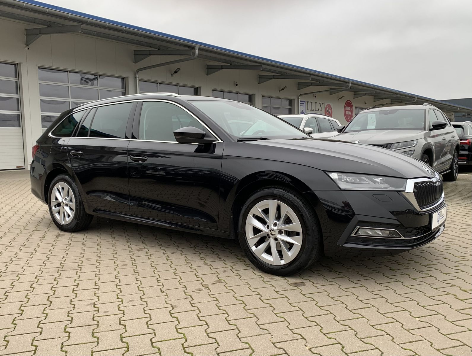 Fahrzeugabbildung SKODA Octavia 2.0 TDI*AHK*Matrix-Beam*HeadUp*