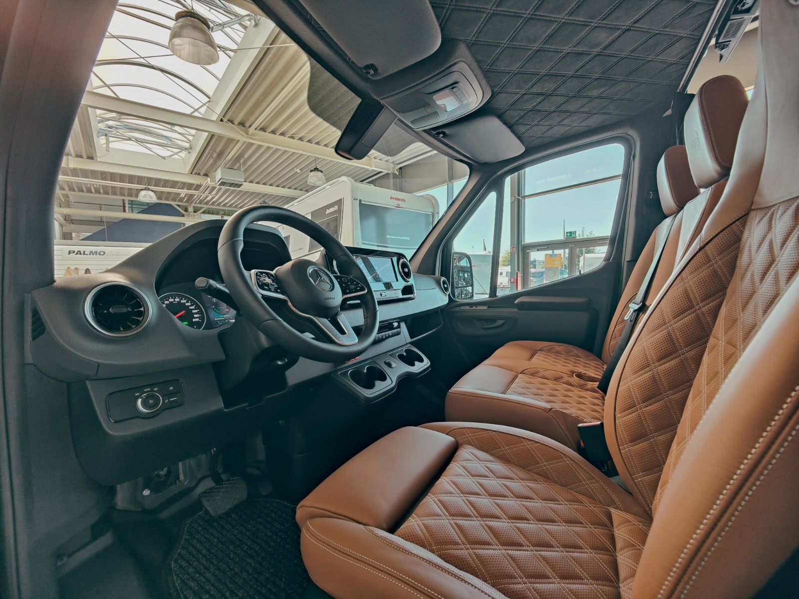 Fahrzeugabbildung Mercedes-Benz X-CROSSVAN  RWD #stealthcamper