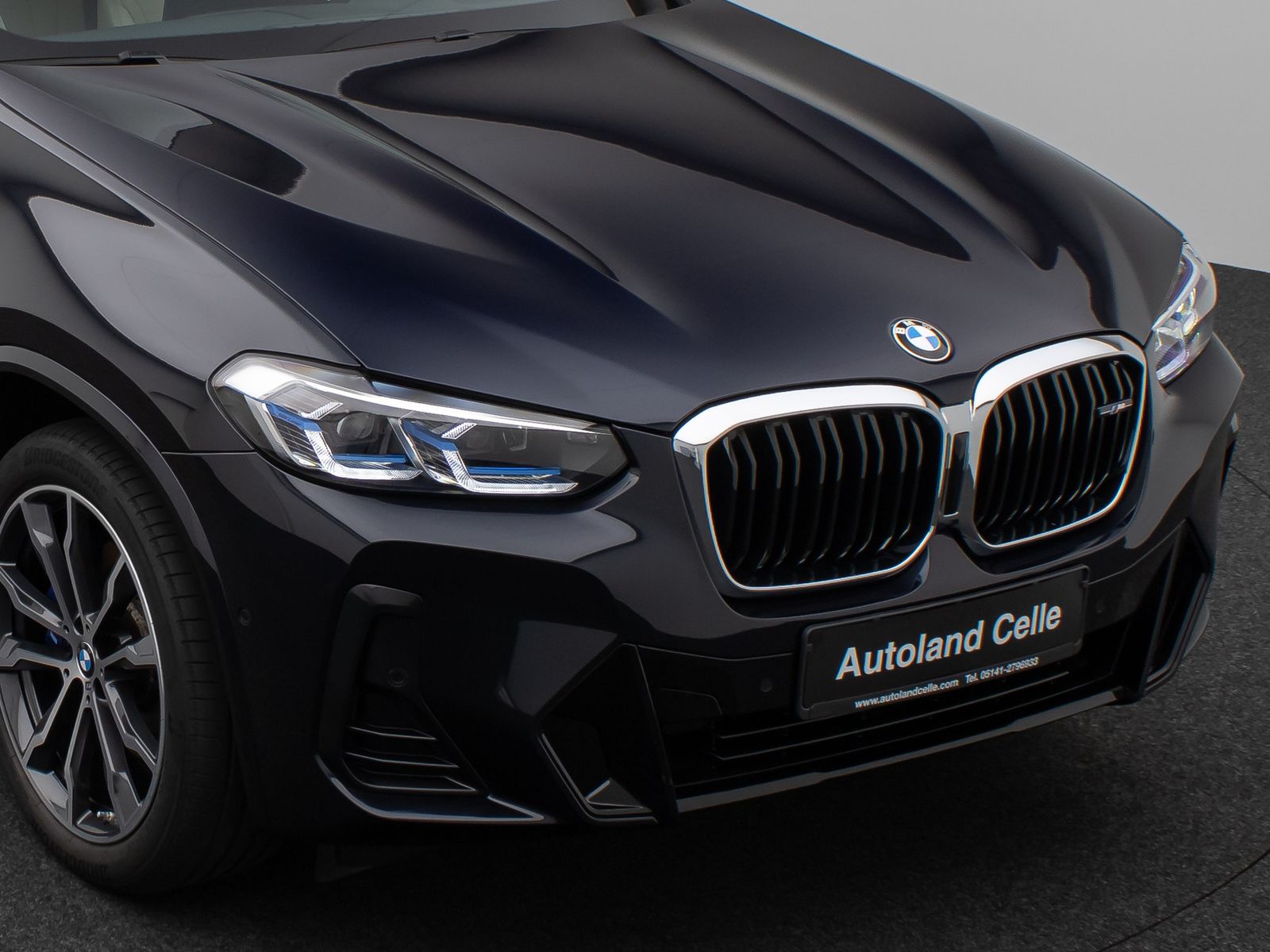 Fahrzeugabbildung BMW X4 M40i Panorama Laser Kamera HUD DAB HiFi AHK